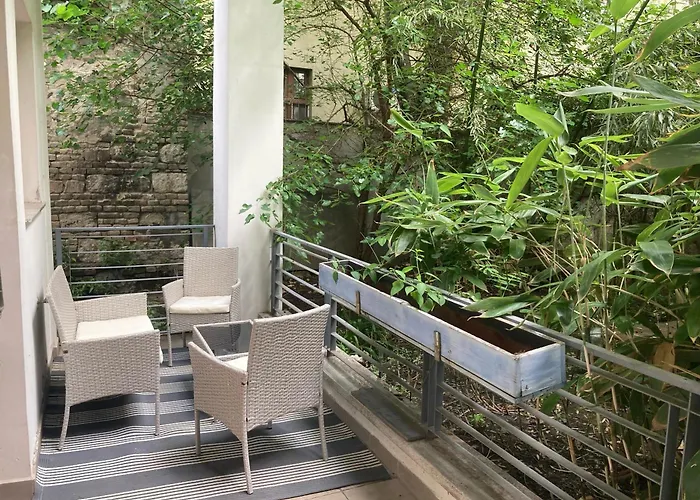 High Noon Lägenhet *