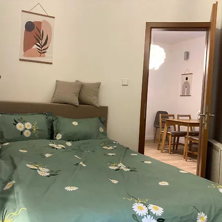 High Noon Διαμέρισμα *